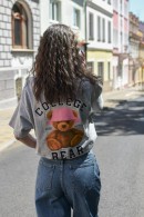 TRIČKO S POTISKEM COLLEGE BEAR NA ZÁDECH Only