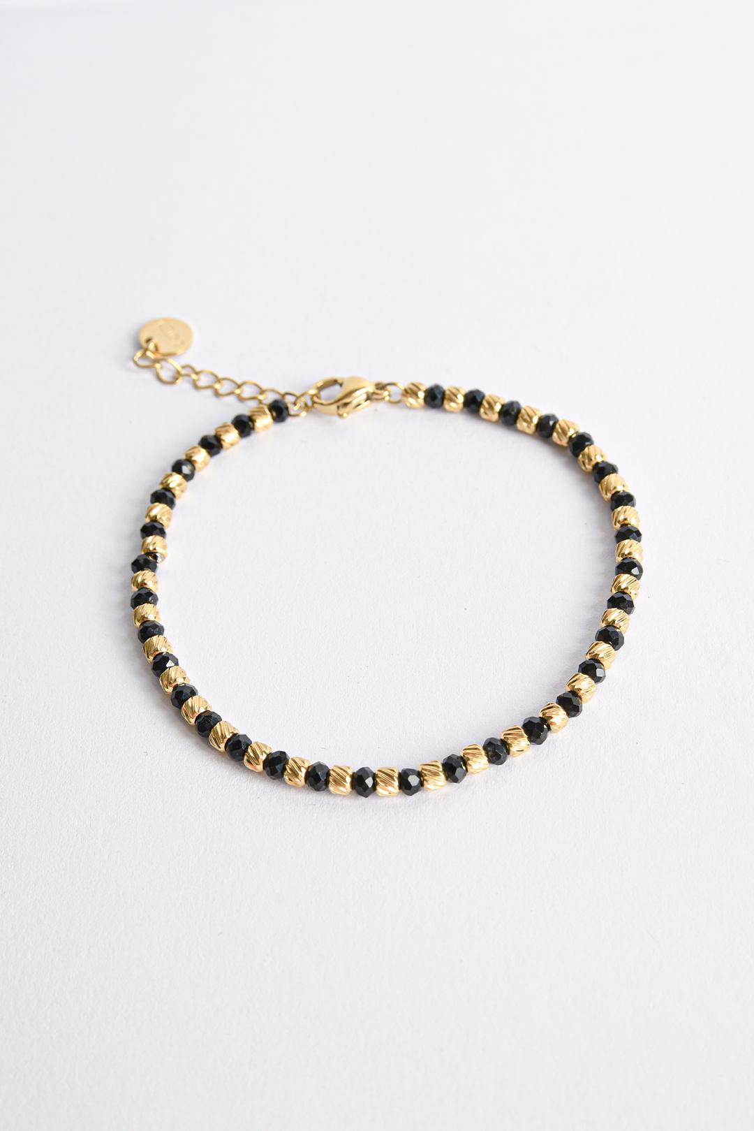ZLATÝ DÁMSKÝ NÁRAMEK S ČERNÝMI KORÁLKY