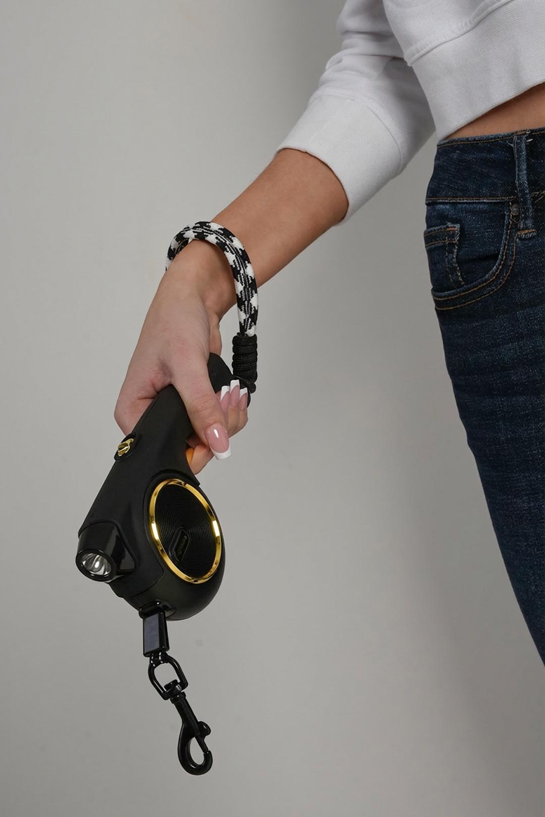 [SDOG01] ČERNÉ SVÍTÍCÍ VODÍTKO FLEXI 4 m  NightWalker