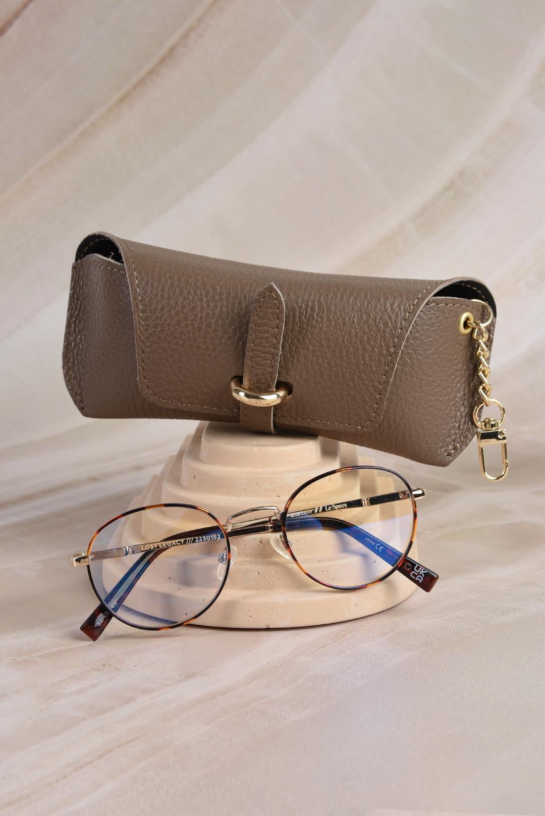 SVĚTLE HNĚDÉ KOŽENÉ POUZDRO NA BRÝLE KOŽENÉ