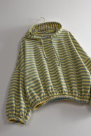 ŽLUTOMODRÁ PRUHOVANÁ MIKINA S KAPUCÍ PECA del SOL Mediterranean Stripe