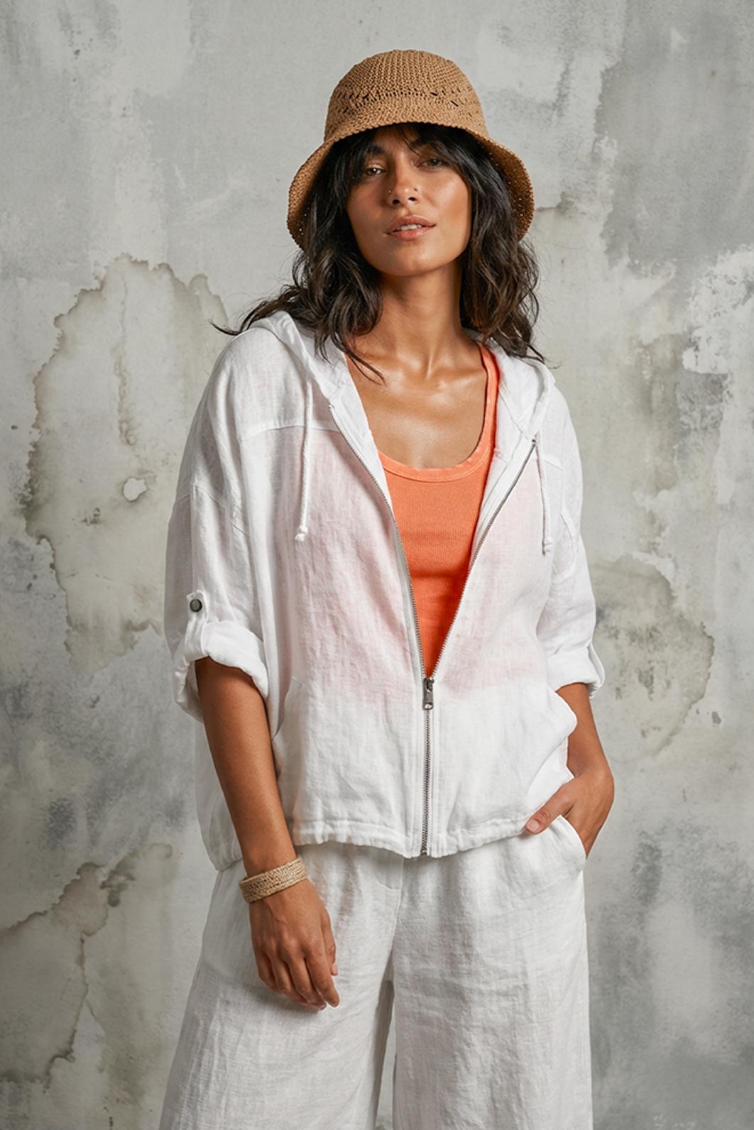 BÍLÁ LEHKÁ LNĚNÁ BUNDA S KAPUCÍ