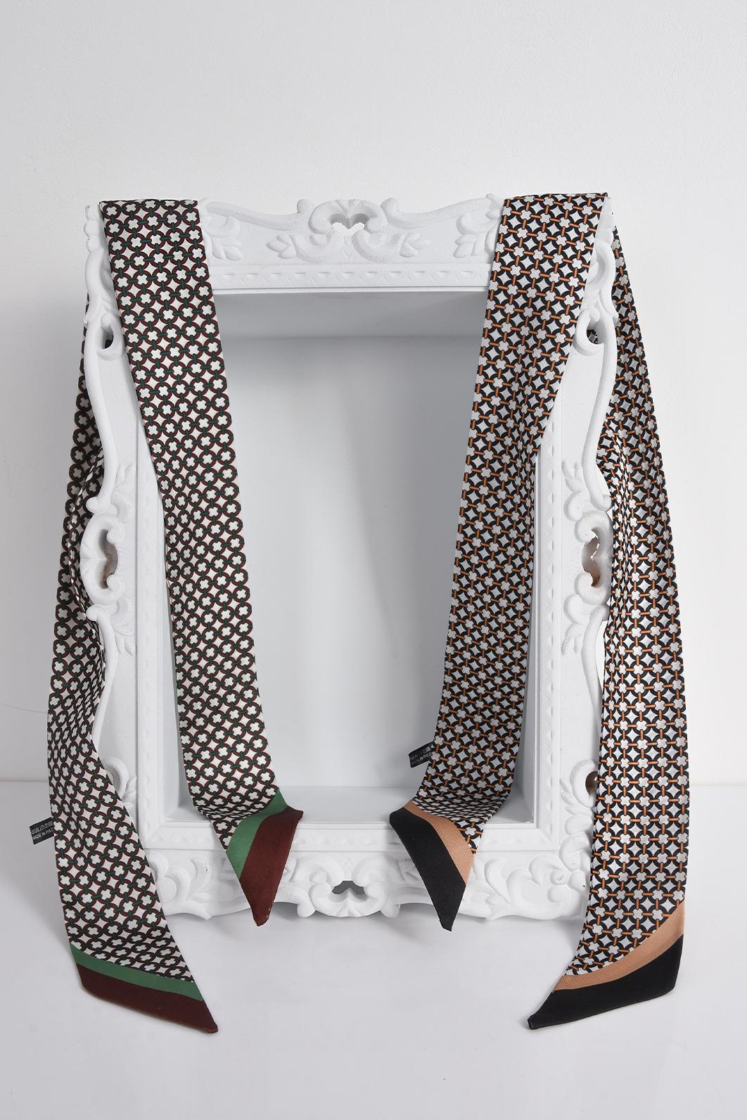 ÚZKÝ SATÉNOVÝ ŠÁTEK DO VLASŮ PECA del SOL Green Heritage Link