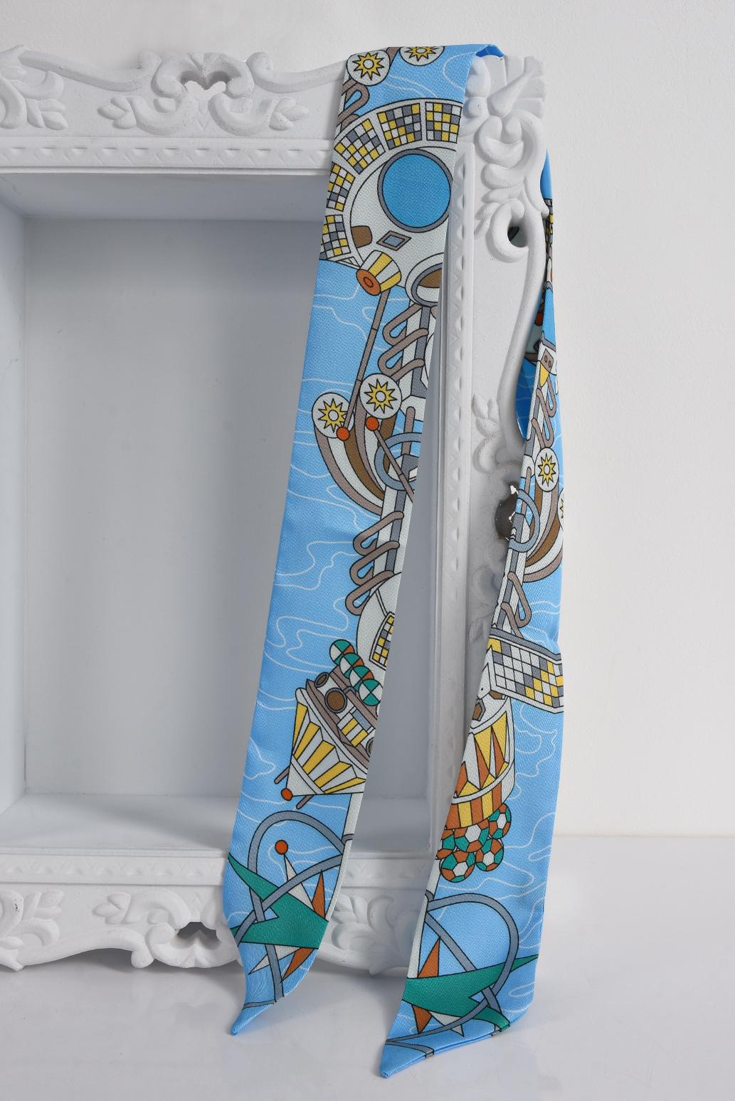 MODRÝ ÚZKÝ ŠÁTEK  Orbit Chic Blue