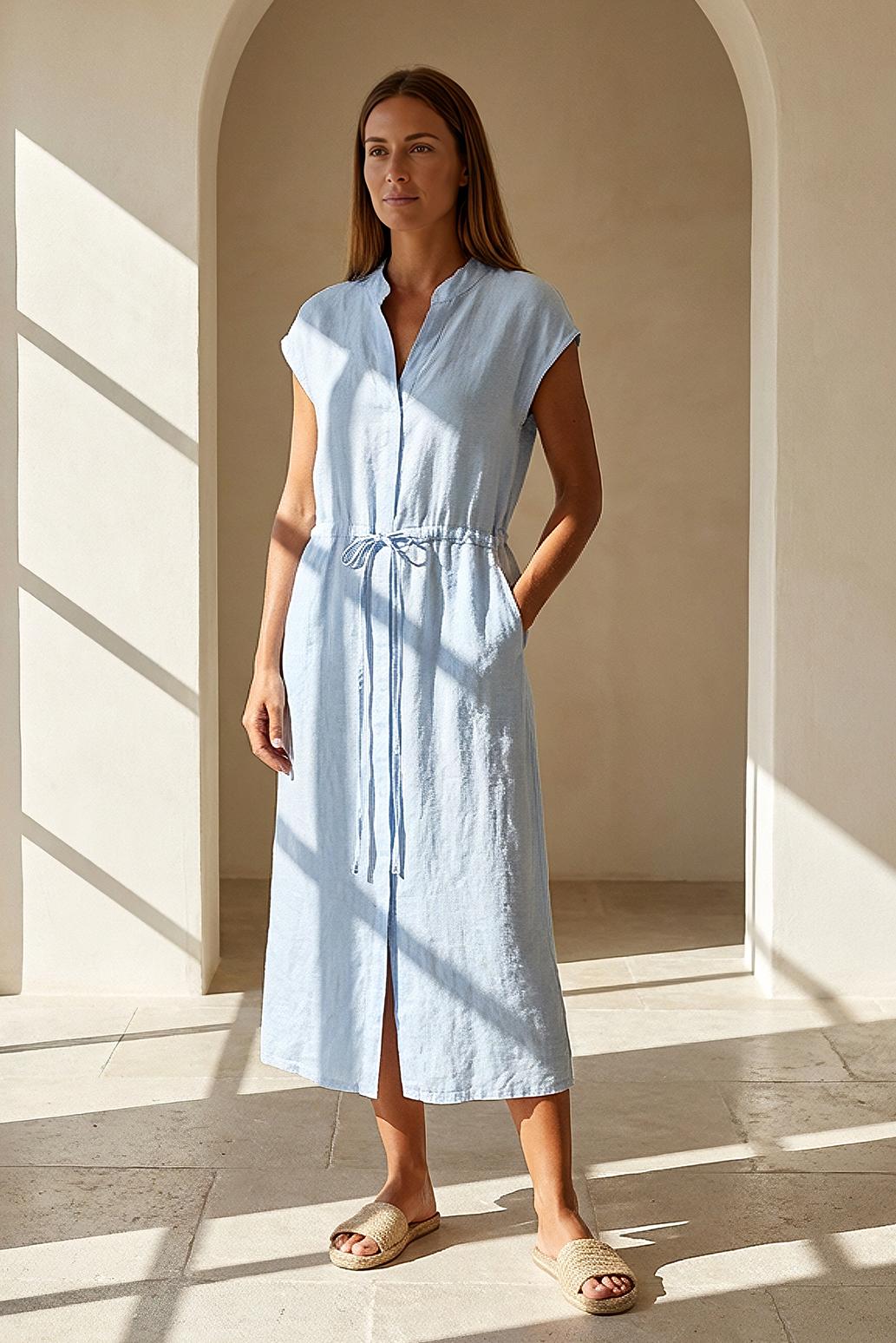 SVĚTLE MODRÉ LNĚNÉ ŠATY S TKANIČKOU A KAPSAMI  Summer Sky