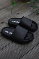 ČERNÉ SLIDE PANTOFLE S PLATFORMOU Pieces
